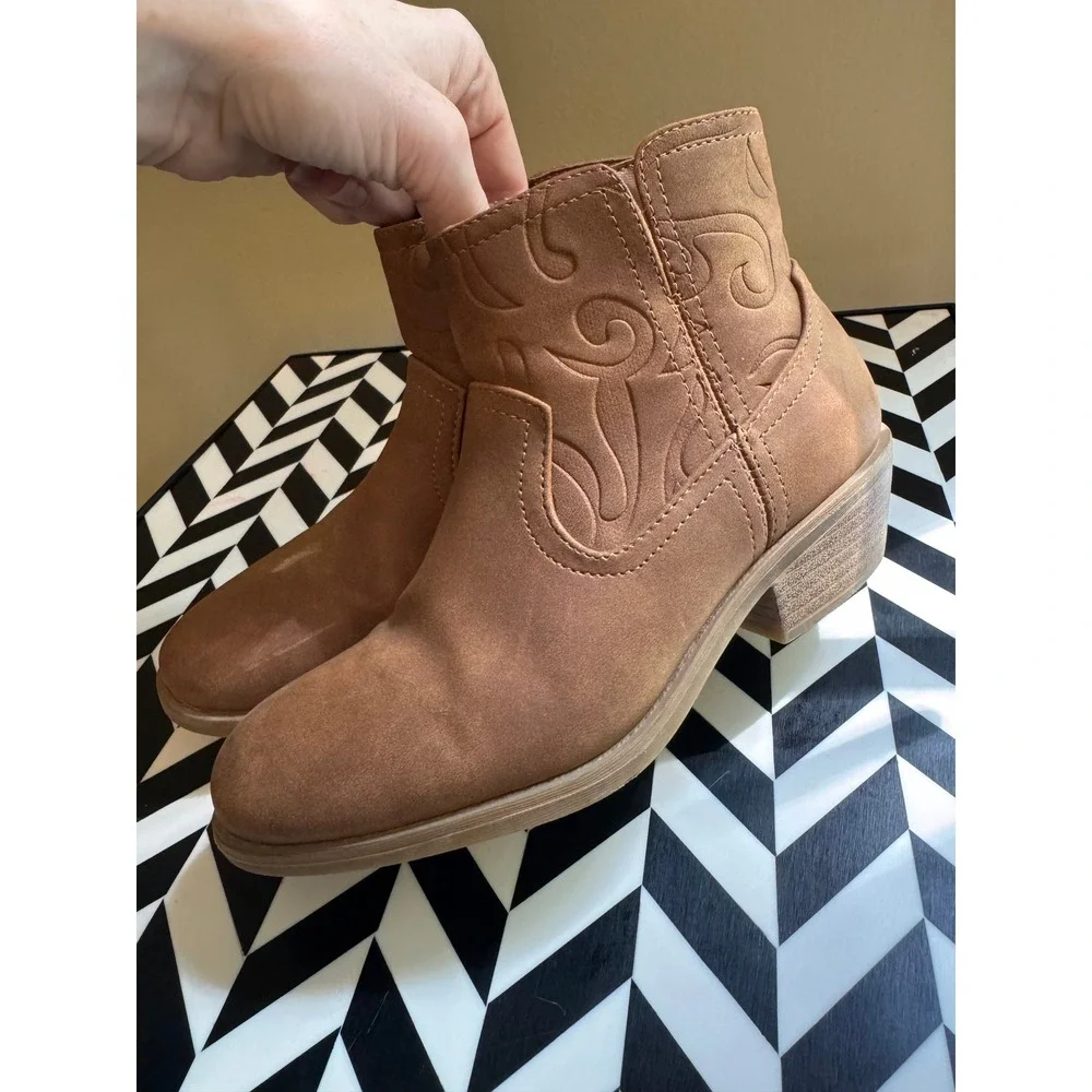 Jessica Cline Darlin‎ Tan Faux Suede Western Ankle Boots Kids Size 13M 248328